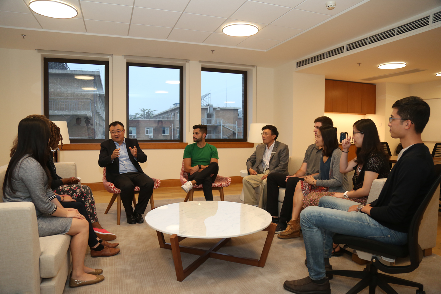 1472198446528072864.jpg 座谈.jpg